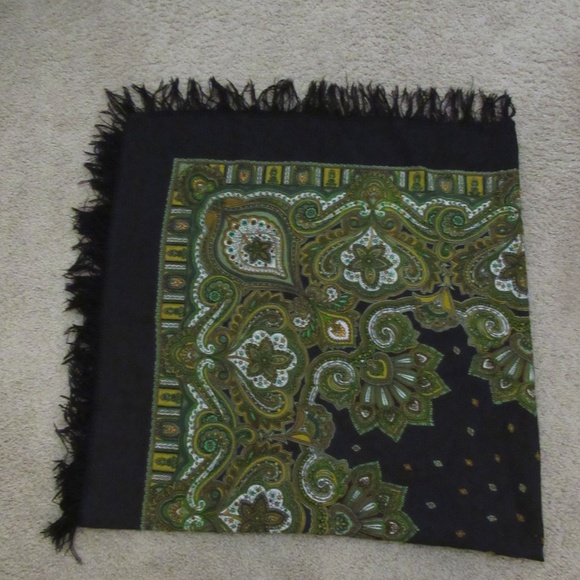 Green and black Russian design shawl - Picture 4 of 6